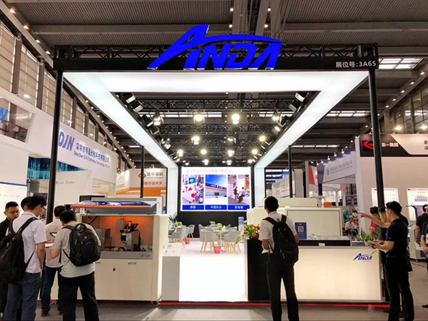 实时报道】聚焦z6com·尊龙｜3D曲面玻璃展