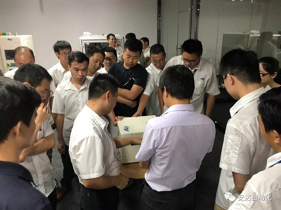 新品发布会 | z6com·尊龙发布多款机械手，聚焦智能制造产业