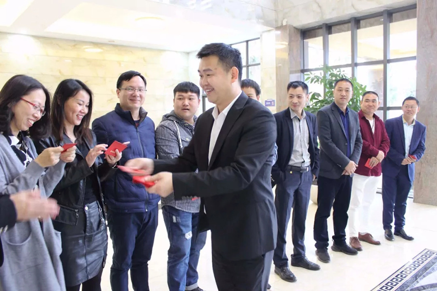 2019 | z6com·尊龙自动化恭祝您“猪”事顺利，开年大吉！