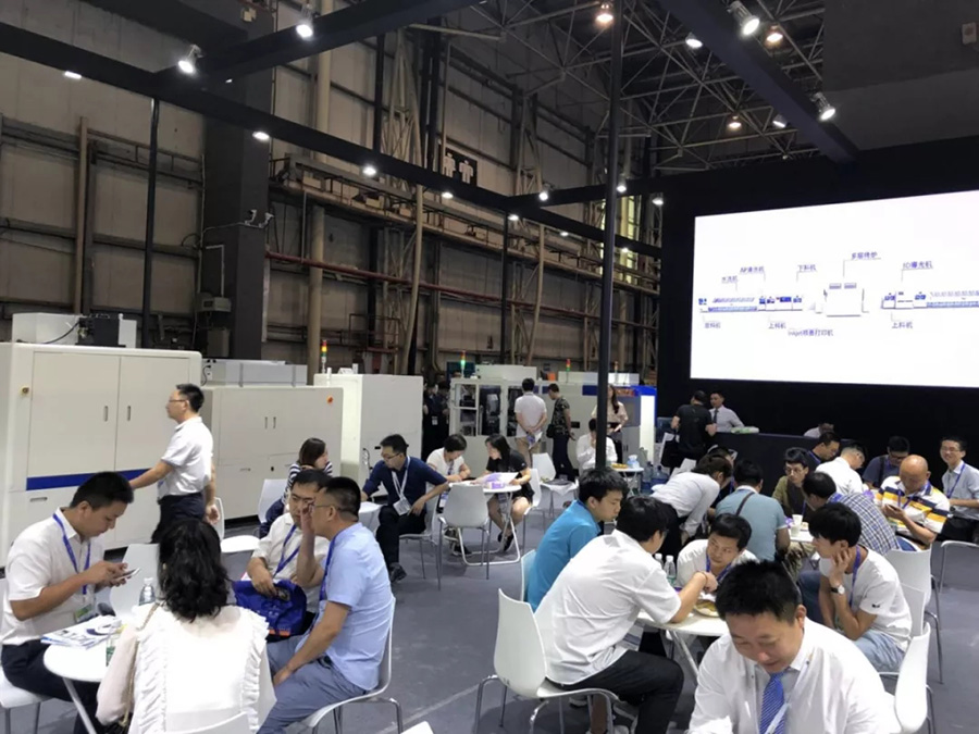 z6com·尊龙坚持自主创新，多部设备首次公开亮相 | 电子制造自动化展报道